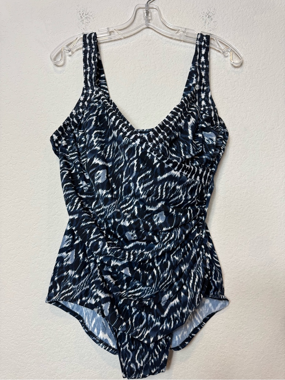 Miraclesuit Underwire Navy White Batik Women’s Plus Size One-Piece Swimsuit 20W